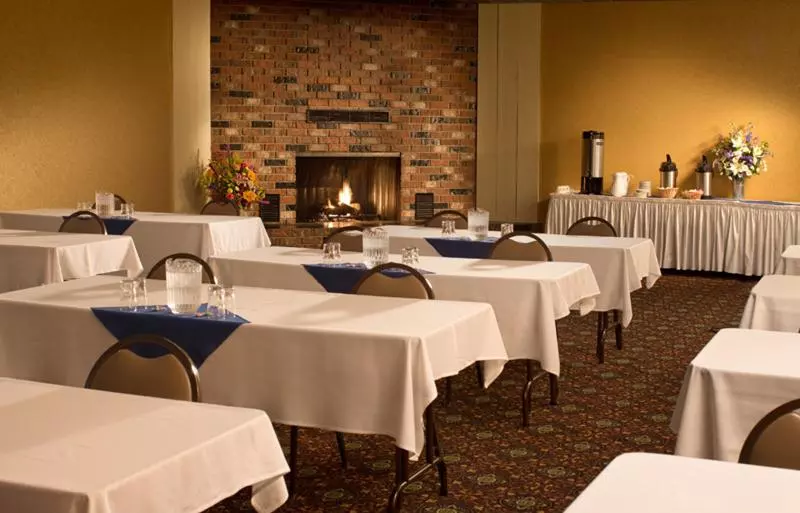 ホテル Coast Inn At Lake Hood