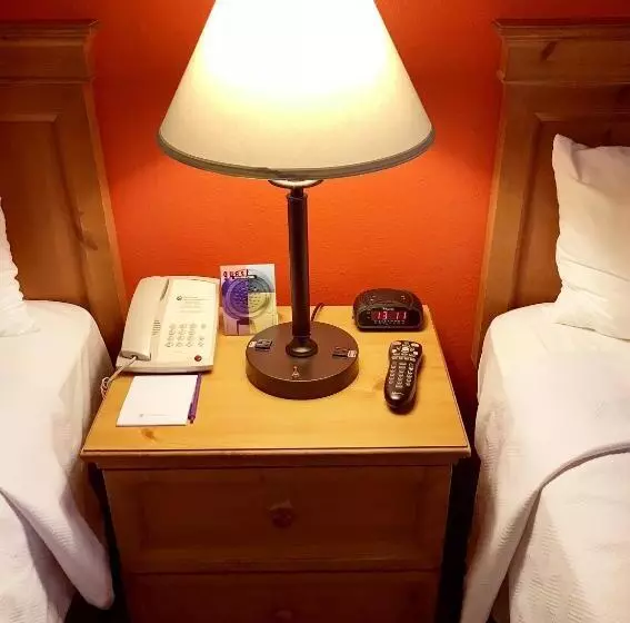 ホテル Coast Inn At Lake Hood