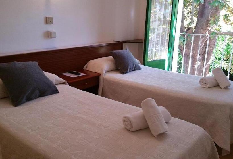 호텔 Apartaments Gesòria Porta Ferrada