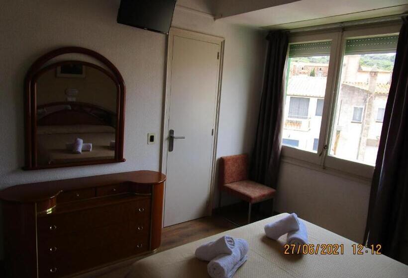 호텔 Apartaments Gesòria Porta Ferrada