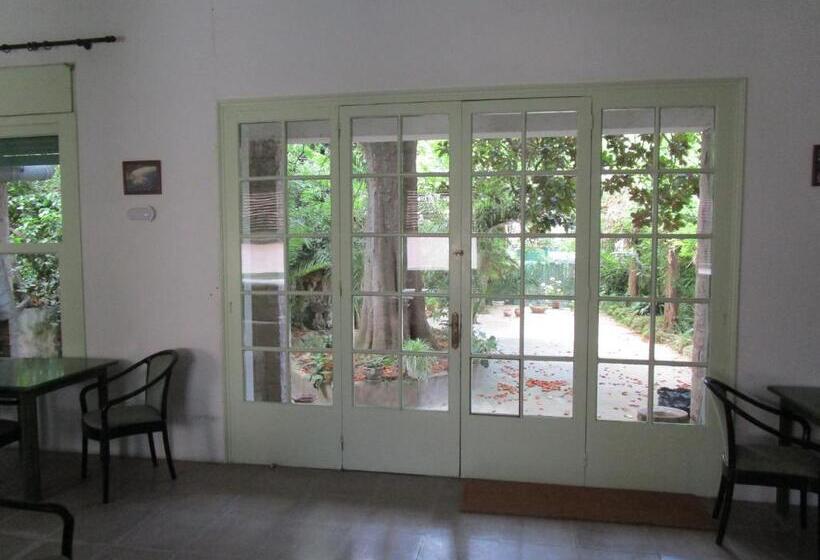 호텔 Apartaments Gesòria Porta Ferrada