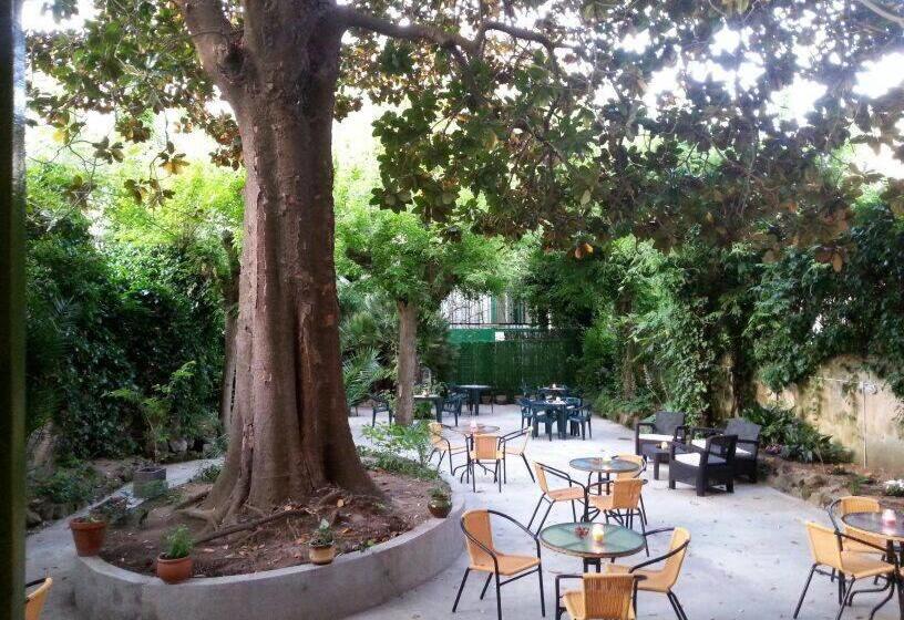 호텔 Apartaments Gesòria Porta Ferrada