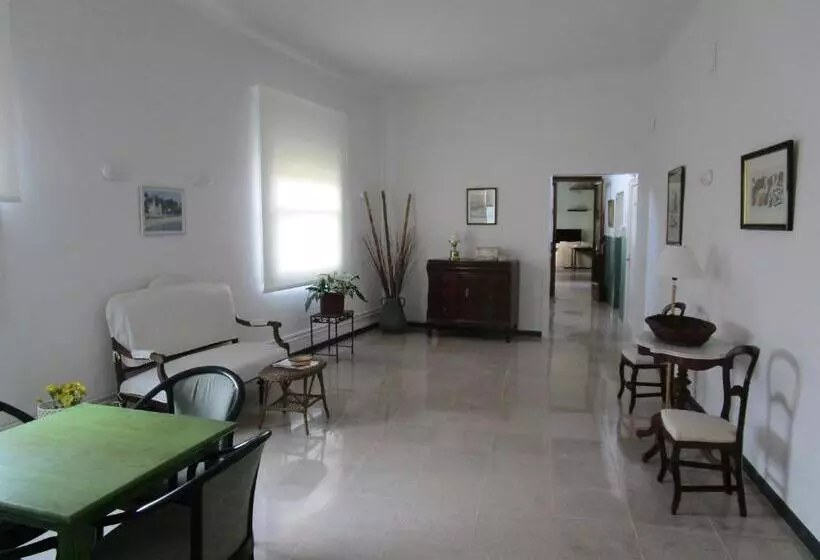 Отель Apartaments Gesòria Porta Ferrada