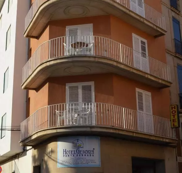 Отель Apartaments Gesòria Porta Ferrada