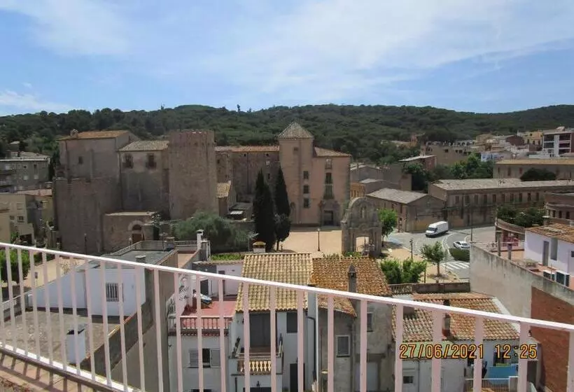 Отель Apartaments Gesòria Porta Ferrada