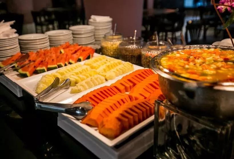 Favorita Golden Hotel E Eventos