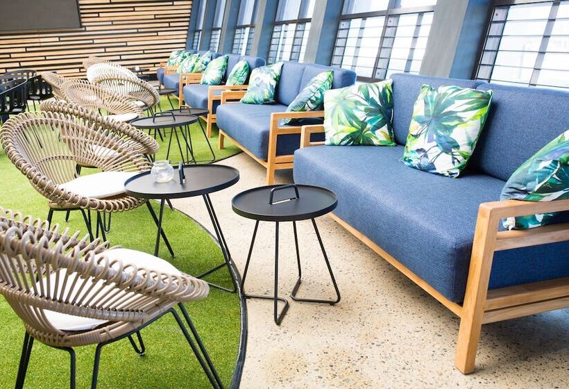 Highlander Hotel Bar Kitchen Rooftop