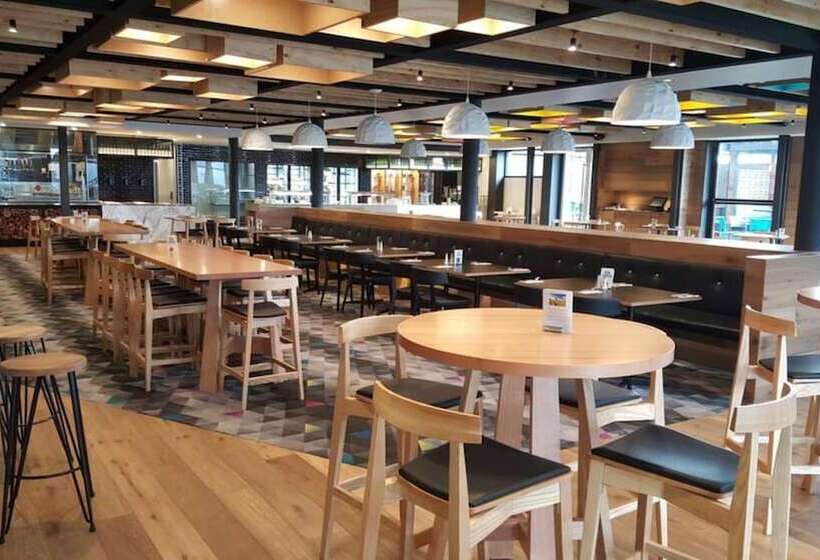 Highlander Hotel Bar Kitchen Rooftop