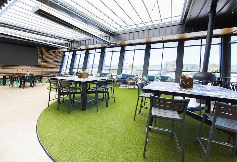 Highlander Hotel Bar Kitchen Rooftop