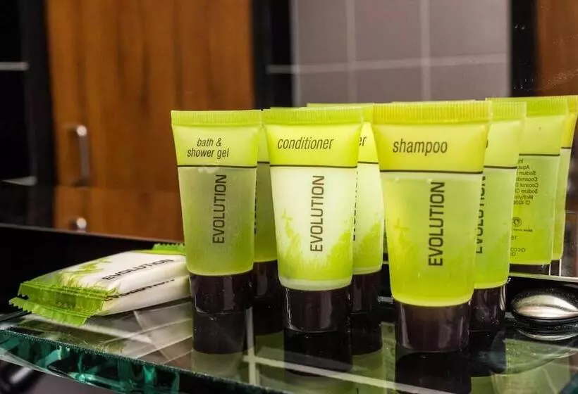 Highlander Hotel Bar Kitchen Rooftop