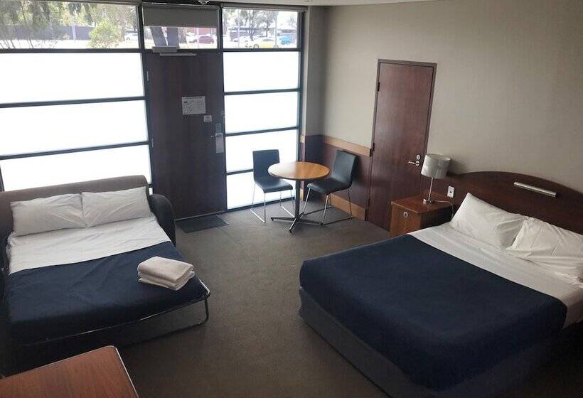 Highlander Hotel Bar Kitchen Rooftop