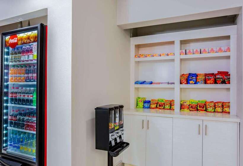 Отель La Quinta By Wyndham Mission At West Mcallen