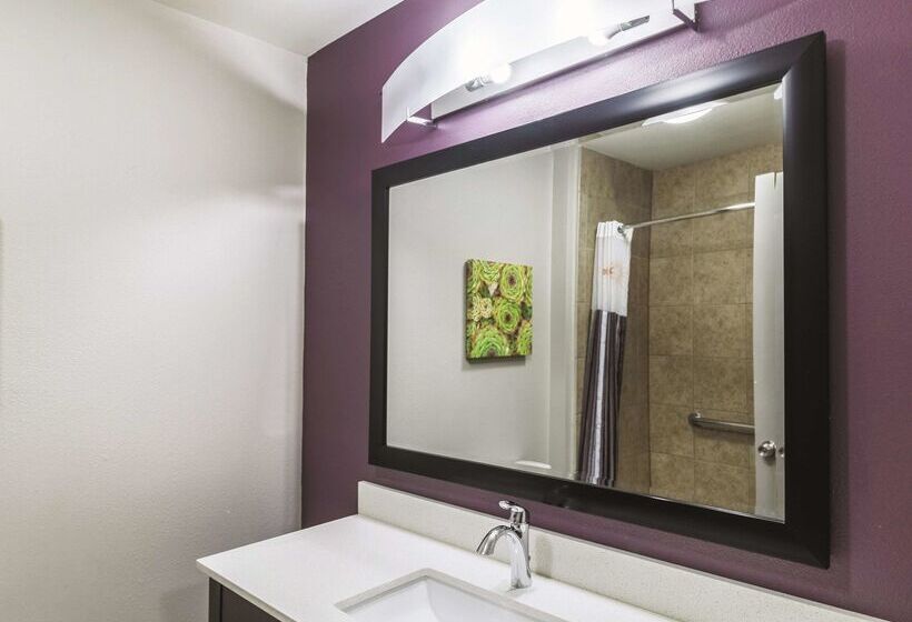 Отель La Quinta By Wyndham Mission At West Mcallen