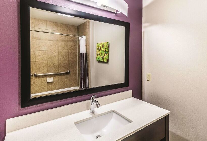 Отель La Quinta By Wyndham Mission At West Mcallen