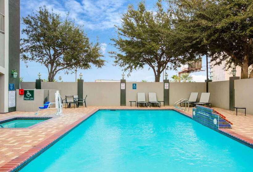 Отель La Quinta By Wyndham Mission At West Mcallen