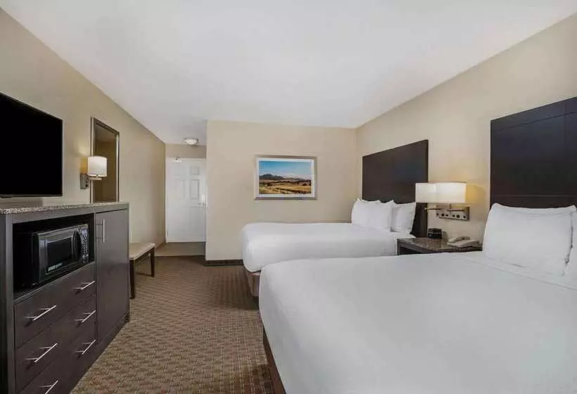 هتل La Quinta By Wyndham Paso Robles