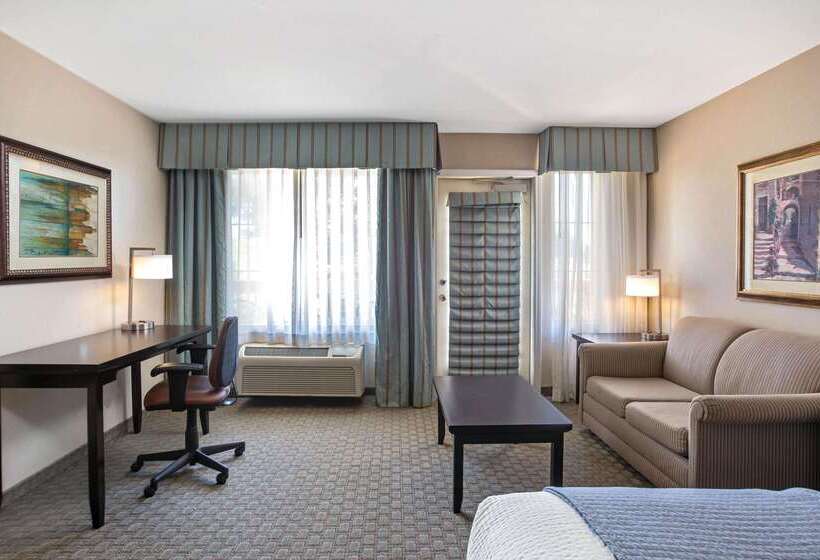 בית מלון כפרי La Quinta By Wyndham Paso Robles