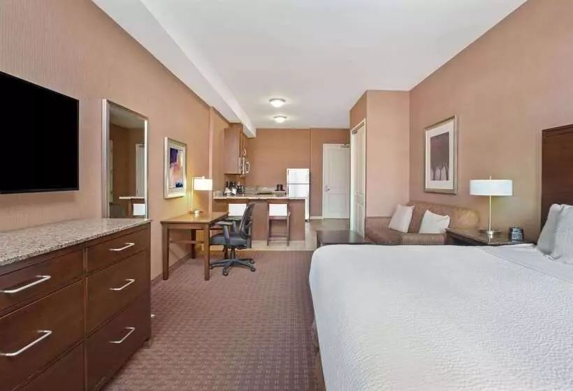 هتل La Quinta By Wyndham Paso Robles