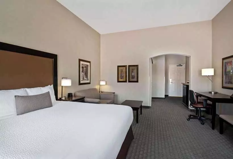 هتل La Quinta By Wyndham Paso Robles