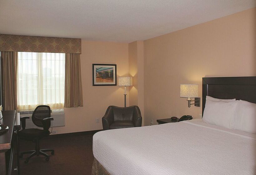 هتل La Quinta By Wyndham San Antonio Medical Ctr. Nw