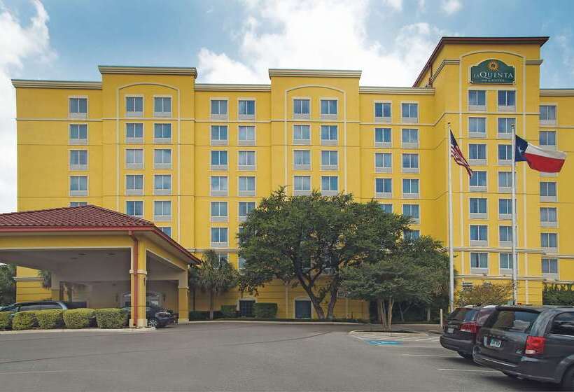 هتل La Quinta By Wyndham San Antonio Medical Ctr. Nw
