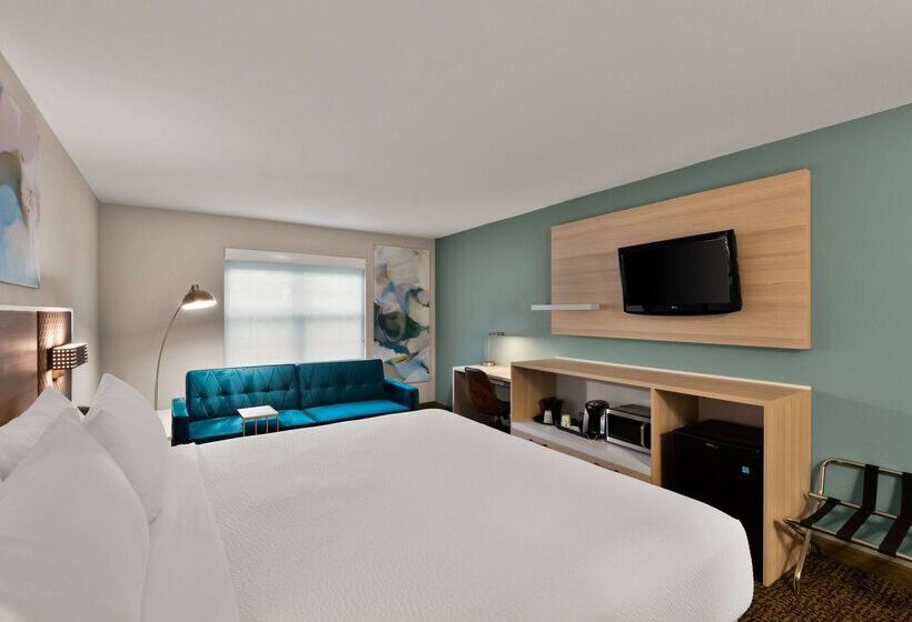 Wyndham Garden Galena Hotel & Day Spa