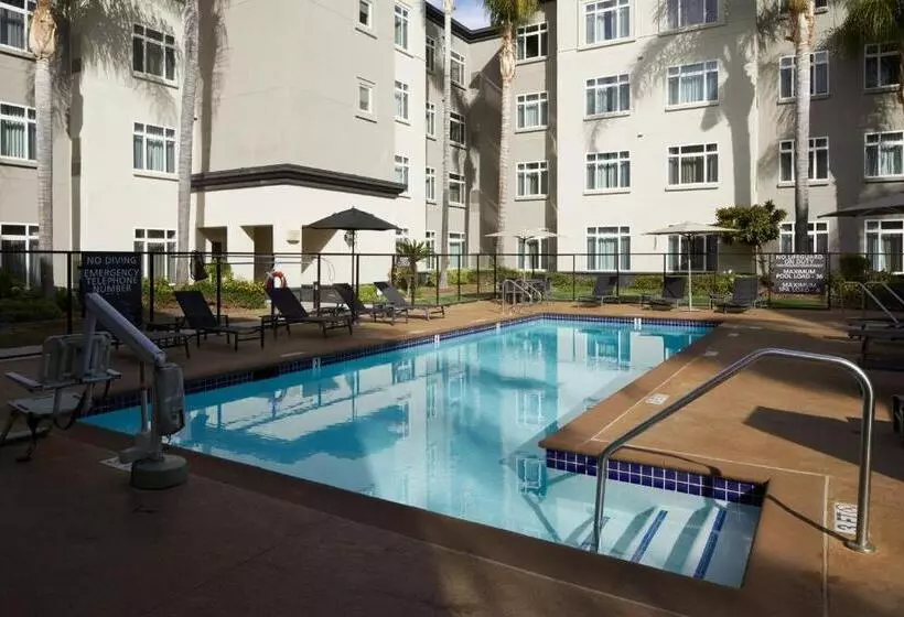 Отель Residence Inn Los Angeles Westlake Village