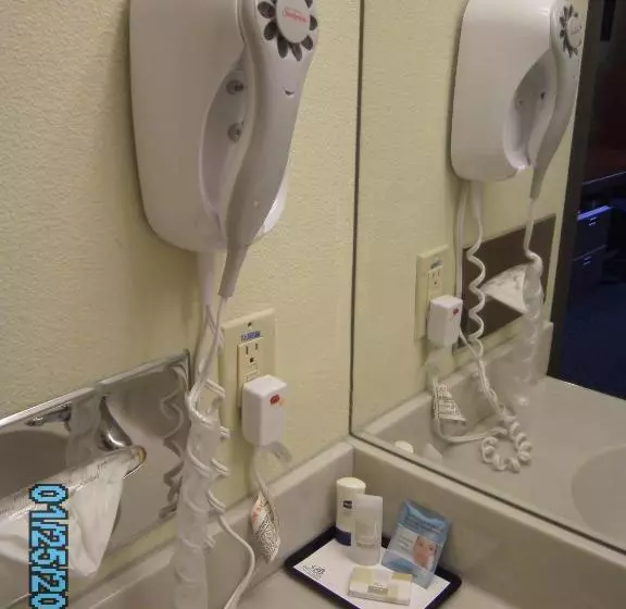 酒店 Stay Beyond Inn & Suites