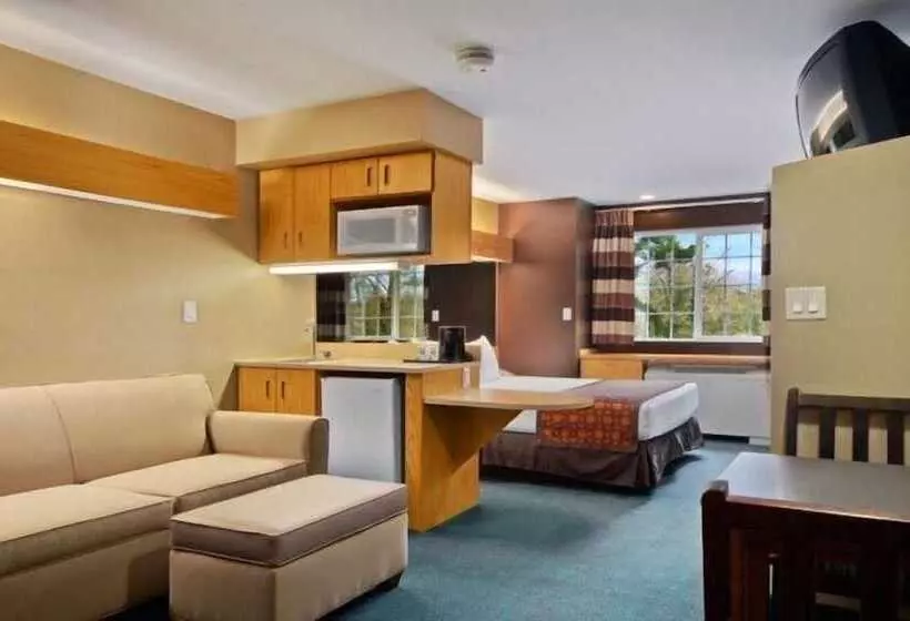 酒店 Stay Beyond Inn & Suites