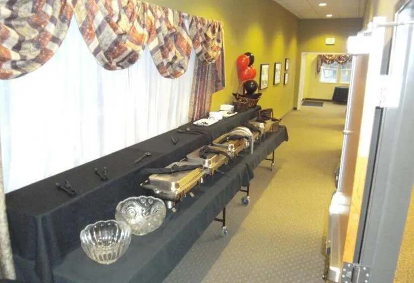 Hotelli Stay Beyond Inn & Suites