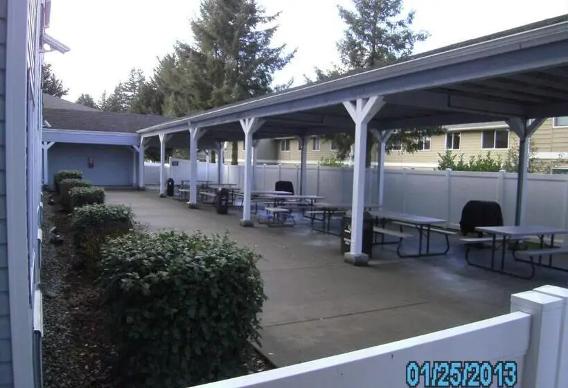 Hotelli Stay Beyond Inn & Suites