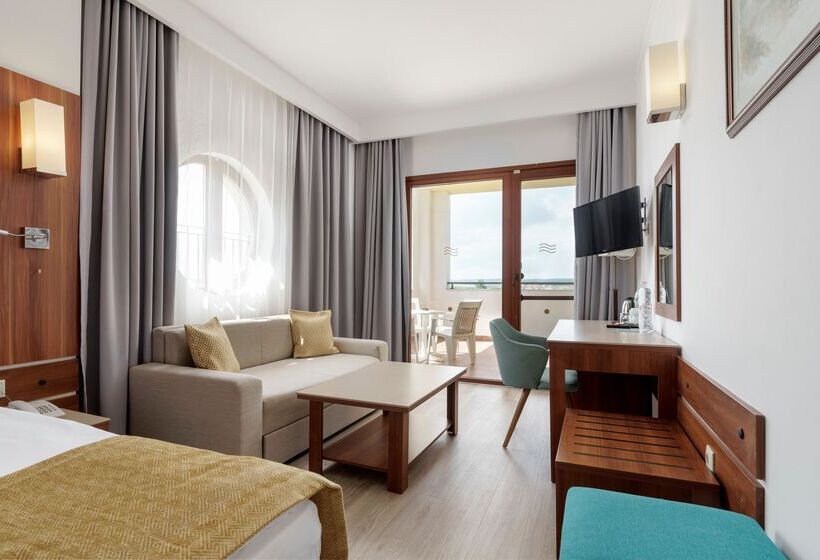 هتل Alua Helios Bay