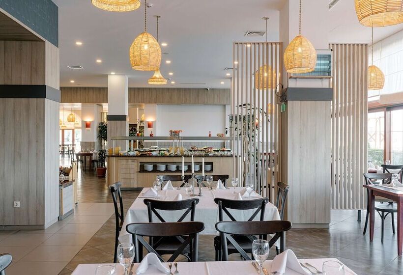 هتل Alua Helios Bay