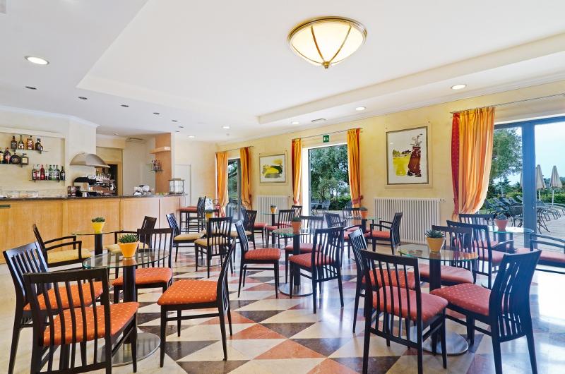 酒店 Castellaro Golf Resort