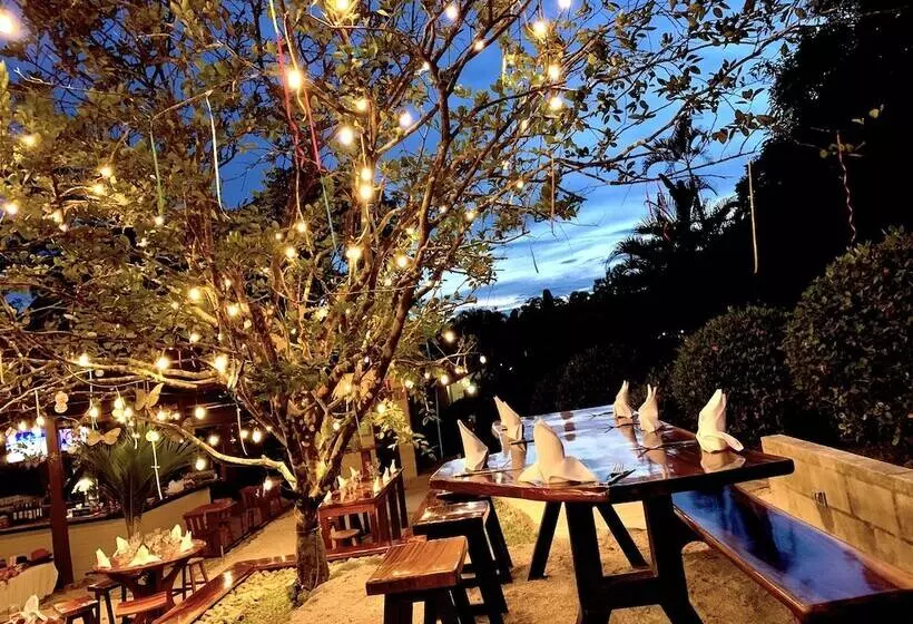 בית מלון כפרי Playa Espadilla & Gardens