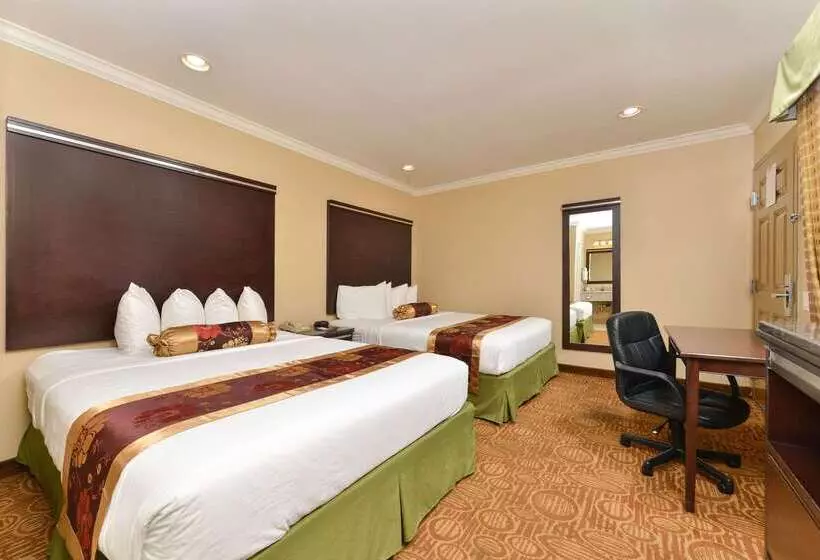 هتل Rodeway Inn San Diego Near Sdsu