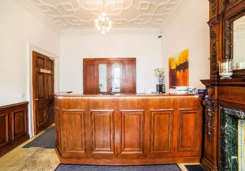 בית מלון כפרי The Cleveland