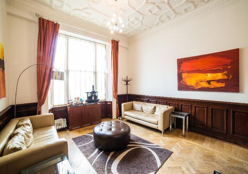 בית מלון כפרי The Cleveland