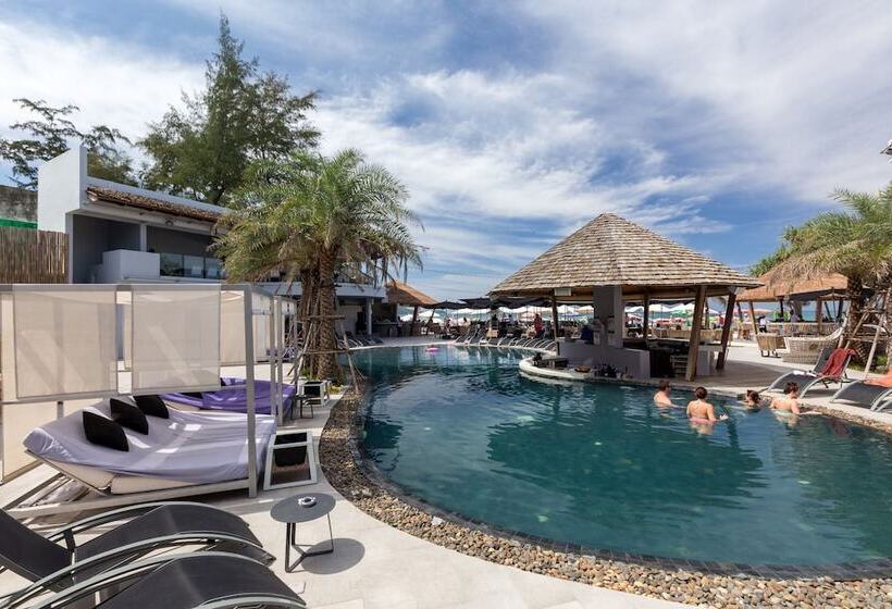 Kudo Hotel & Beach Club