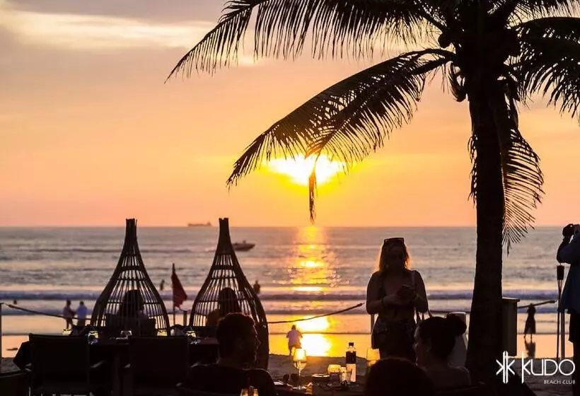 Kudo Hotel & Beach Club