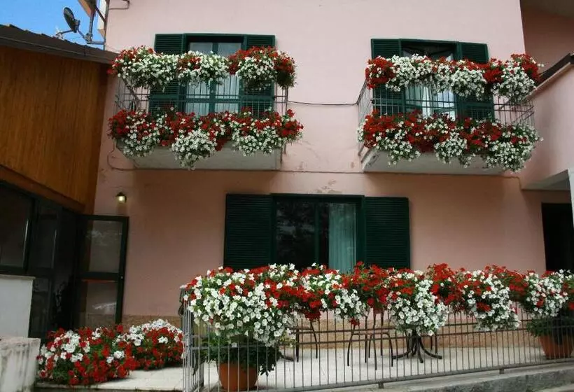 Nido Delle Rondini Hotel Ristorante Pizzeria