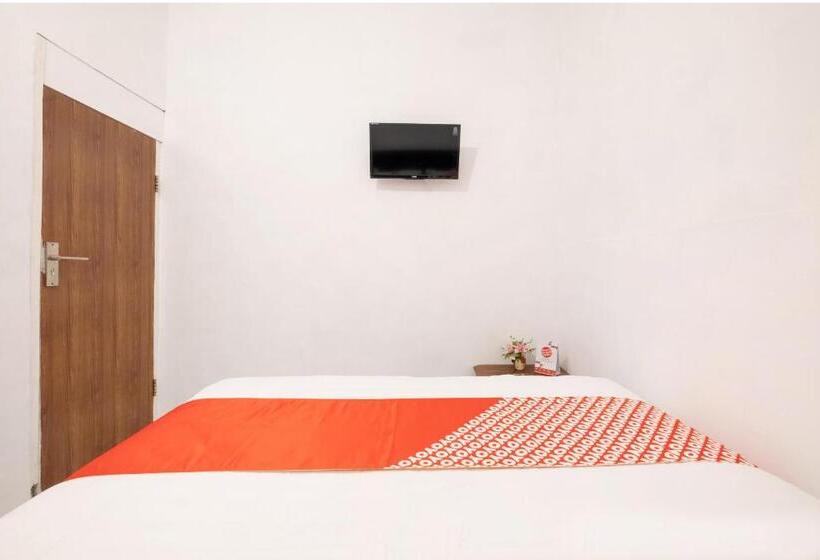 בית מלון כפרי Oyo 2394  Brosta