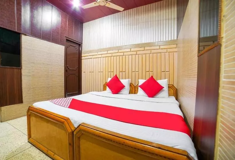 Hotelli Oyo 61031 Naini View Guest House