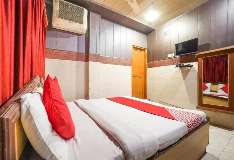 Hotelli Oyo 61031 Naini View Guest House