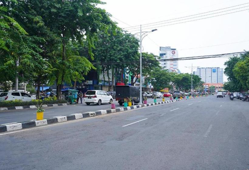 בית מלון כפרי Oyo Life 2516 Tonysugenx Residence Near Rsu Siloam Hospital Surabaya Kota Surabaya