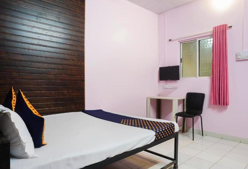 בית מלון כפרי Spot On 43036 Gokul Lodge And Mauli Pure Veg Restaurant