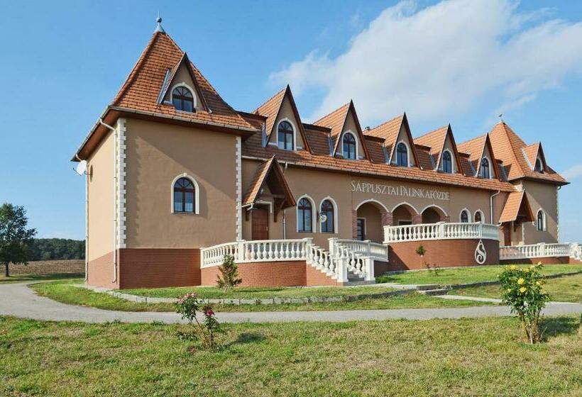 ペンション Sáppusztai Vendégház