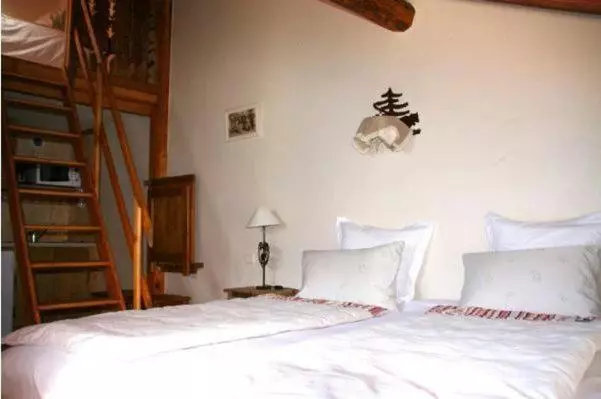 ベッドアンドブレックファースト Auberge De Cassiel