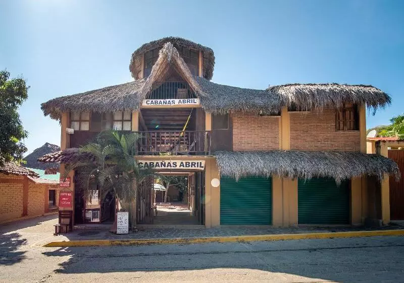 ホテル Oyo Cabañas Abril