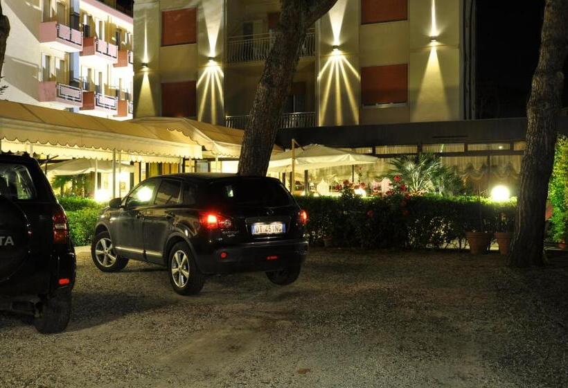 فندق Pineta Mare